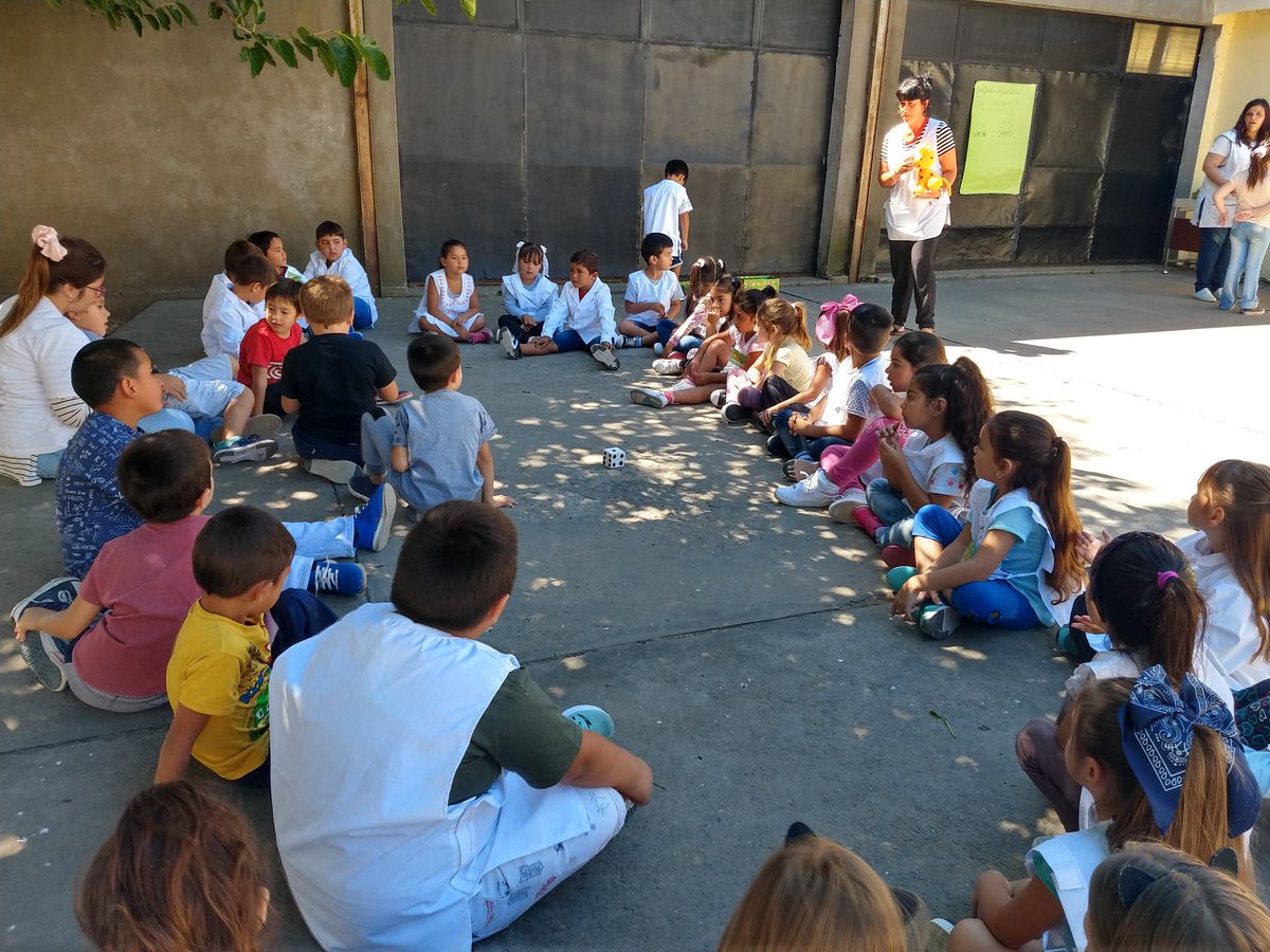 Eriss71's tweet photo. Segundo día de la Semana de Recibimiento EP 5 #articulacion #Arrecifes @ArreEducacion @BAeducacion @iglesiasvaleria https://t.co/cOGIMaURvK