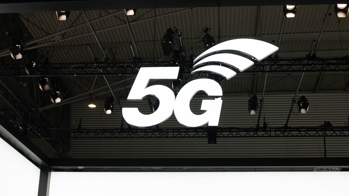 verge's tweet photo. All the 5G phones announced at MWC 2019 https://t.co/TTOxoN5qDt https://t.co/GheCDVjv0U