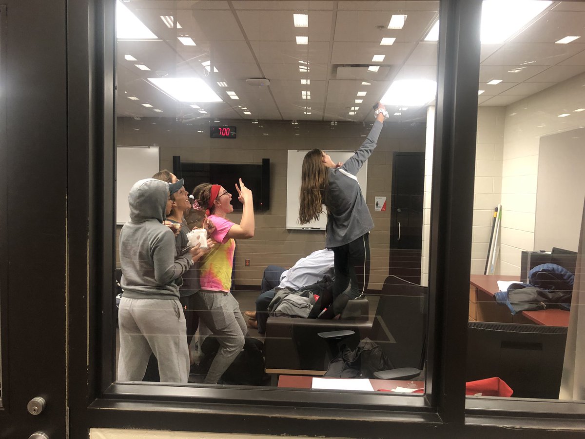 Pre-practice Selfie 📸🥎
Now let’s work girls!😤🤪