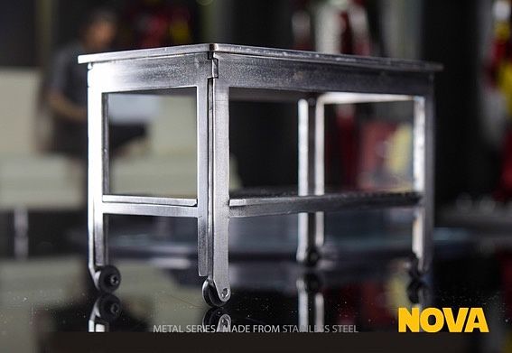 hobbylink_jp's tweet photo. ノヴァより新製品「1/12 ステンレス製作業デスク (ツールセット付き)」が発売！
付属するツールセットもダイキャスト製、キャスターは可動します。1/12のバイクや車のガレージのジオラマ作りにはもちろん、フィギュアの小物としても！
https://t.co/luGAShgFE3 https://t.co/5FlCVfPkIQ