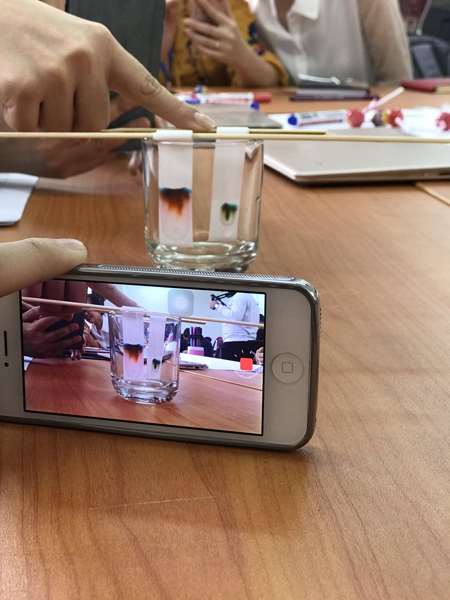ICanTeach_uk's tweet photo. Using time lapse to capture chromatography bringing some Art into #STEAM Education for the 21st Century at #Hanoi Pedagogical University with @Dragonfly_Edu #STEMontour https://t.co/nHPhHZVJ0w