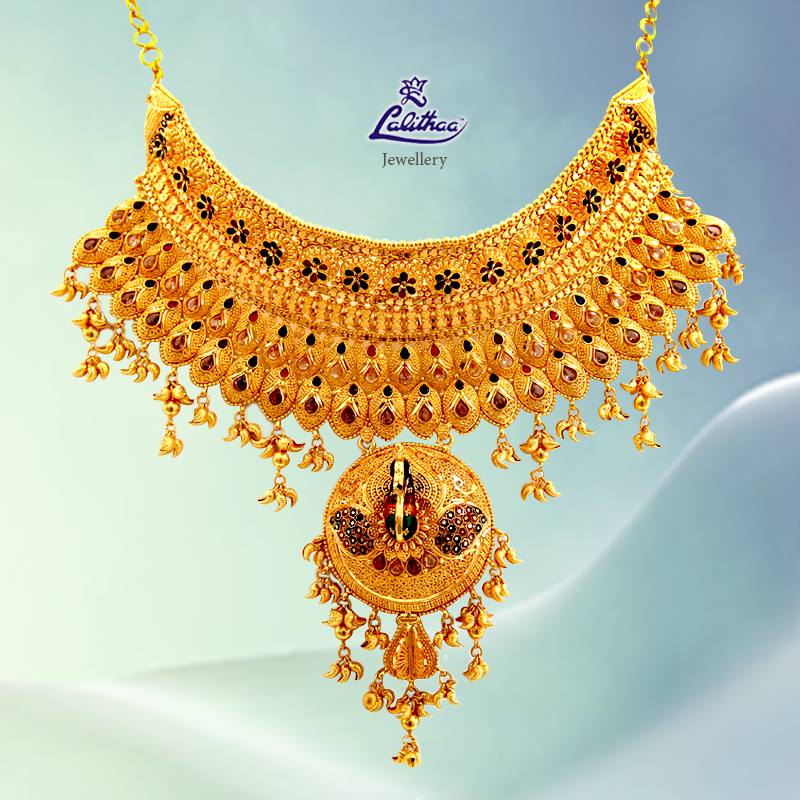 Whoever adorns this necklace of dancing peacock would look amazing as same as this jewel!
 See more varieties @ lalithaajewellery.com else visit our nearby showroom. #KolkataJewelleryCollection #KolkataNecklace #KolkataCollection #LalithaaJewellery