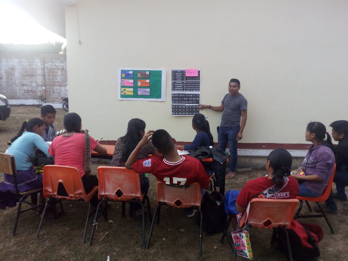 RLujn1's tweet photo. Talleres de lenguas en región Ruiz: inglés, wixárika (huichol) y na'ayeri (cora); como parte del fortalecimiento de la lengua y la cultura dentro de la Reunión de Tutoría de febrero 2019. #EducaciónComunitaria https://t.co/4rjkGtXo2Z