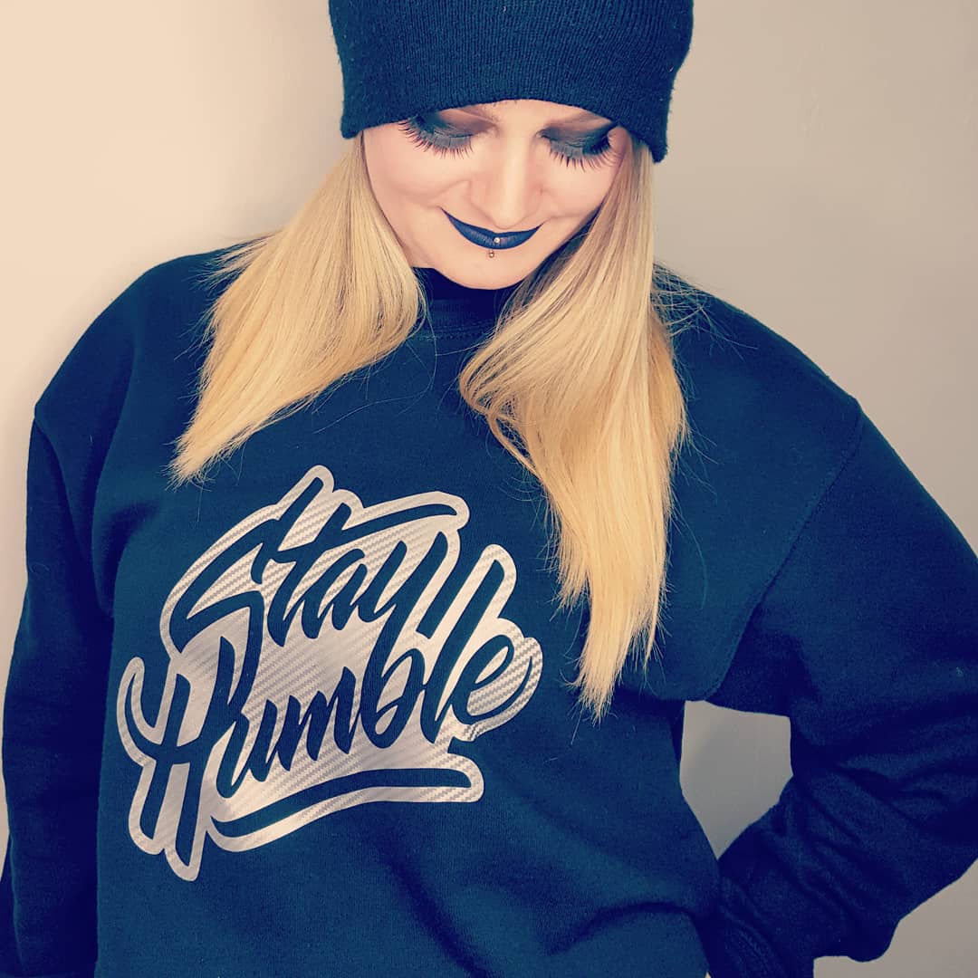Jess_Violently's tweet photo. #stayhumblejumper #urban #instagirl #instagram #jumper #sweat #clothing #grunge #model #modelling #hair #beanie #accessories #phone #headphones #altgirls #altgirl #leather #makeup #gothic #emo #gothicgirl #emogirl #piercedgirls #darkhumour #skater #seesummerbetter #matte https://t.co/lKE0K0iOmY