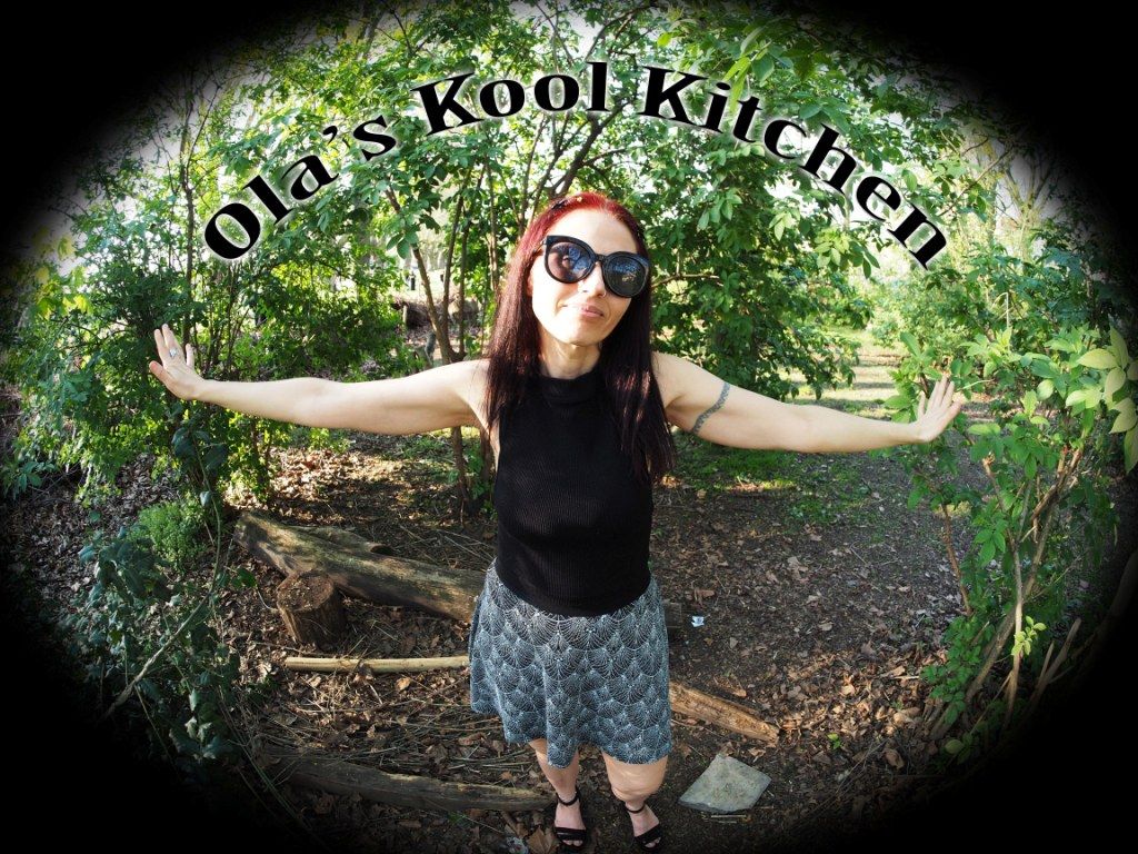 OlasKoolKitchen's tweet photo. @OlasKoolKitchen NOW on @HanksAlt with music to put spring in your step from @lightsonmoscow @LizstokedStokes #weirdomen @dirtywaterrecs @LesBigByrd @dirtywaterUSA @BeakBristol @whywithaqmark @Lalabandlala https://t.co/AEwiHbmEFR https://t.co/1ftKQPRnAV