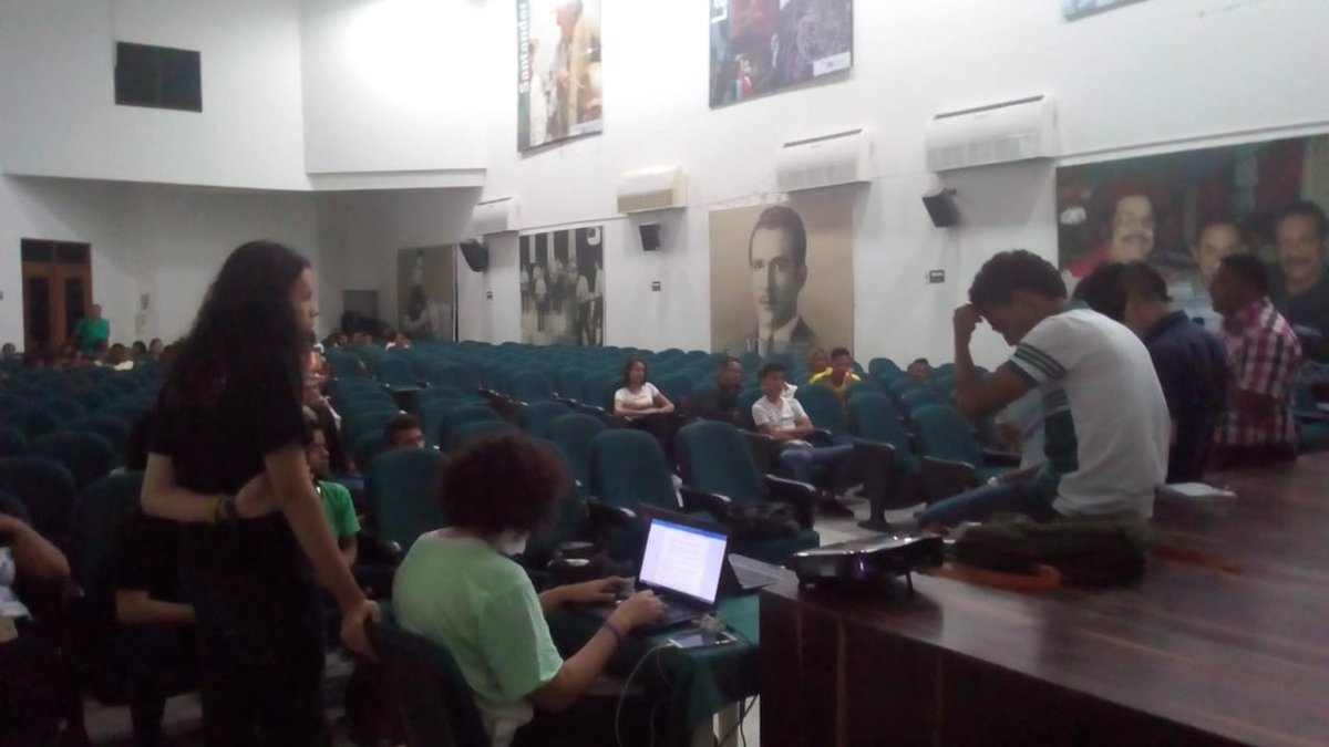 UneesCesarUpc's tweet photo. #UNEESCesar |
Así avanza la asamblea general sobre la constituyente universitaria. https://t.co/tHa1SPLODT