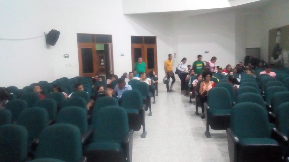 UneesCesarUpc's tweet photo. #UNEESCesar |
Así avanza la asamblea general sobre la constituyente universitaria. https://t.co/tHa1SPLODT