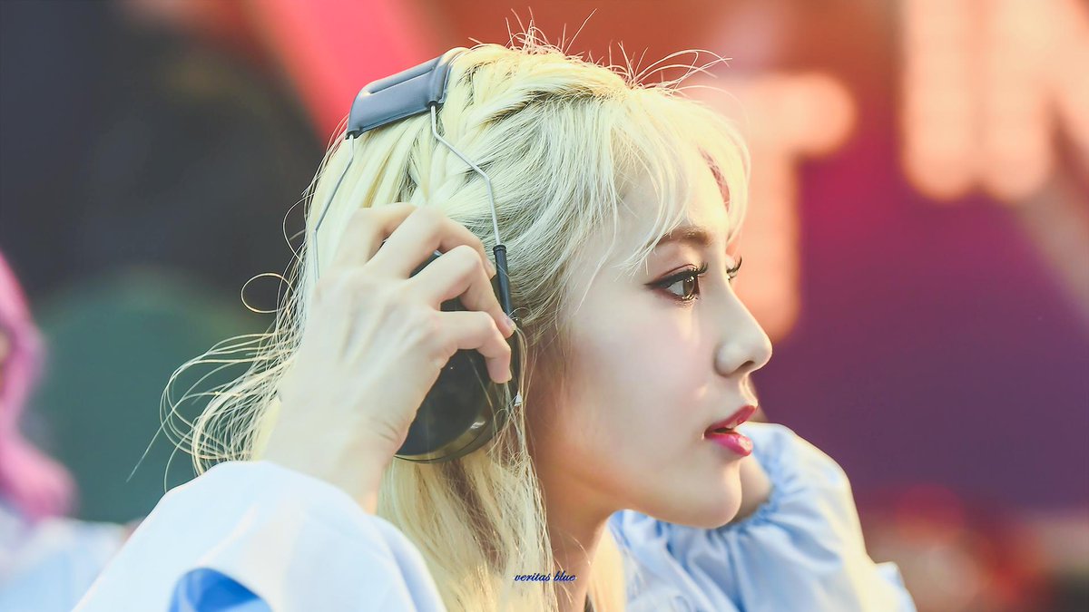 VLUE_JS's tweet photo. 190226 팩트인스타

#진솔 #이달의소녀 #JinSoul #LOONA #X_X https://t.co/AdaOszpXyw