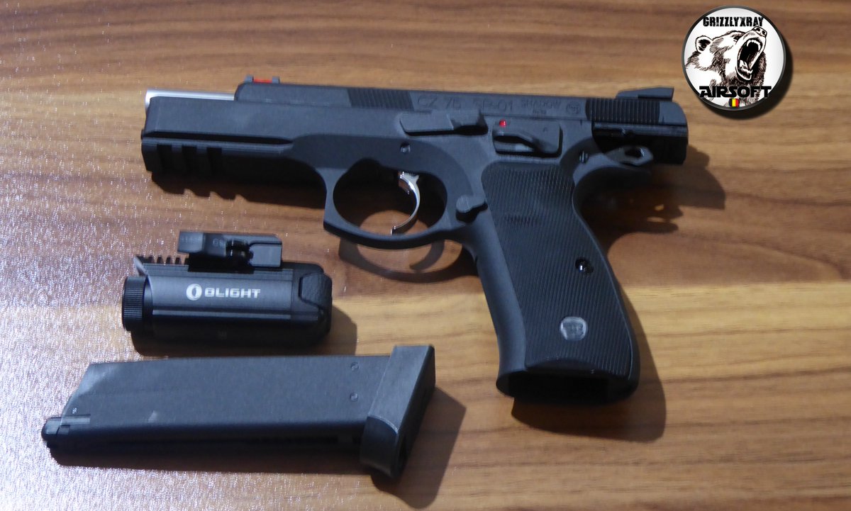 MLGrizzlyXray's tweet photo. Série numéro 1 : Voici ma réplique CZ75 SP-01 Shadow un gbb full métal de chez ASG, en ma possession depuis 2016 #airsoft #airsoftreplica #repliqueairsoft #cz75shadowsp01 #airsoftgun #asg #asgairsoft #airgun #airsoftporn #olightvalkyrie #olightflashlights #olight https://t.co/svijCc3nrR