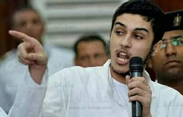 Usse_f's tweet photo. يُقال إن الظلم بيجيب خراب 
اتعدموا الاربع اللي فات واللي حصل كان الاربع ده 
ممكن دي البدايه!!  
#راجعين_التحرير https://t.co/UXeZUwNztQ
