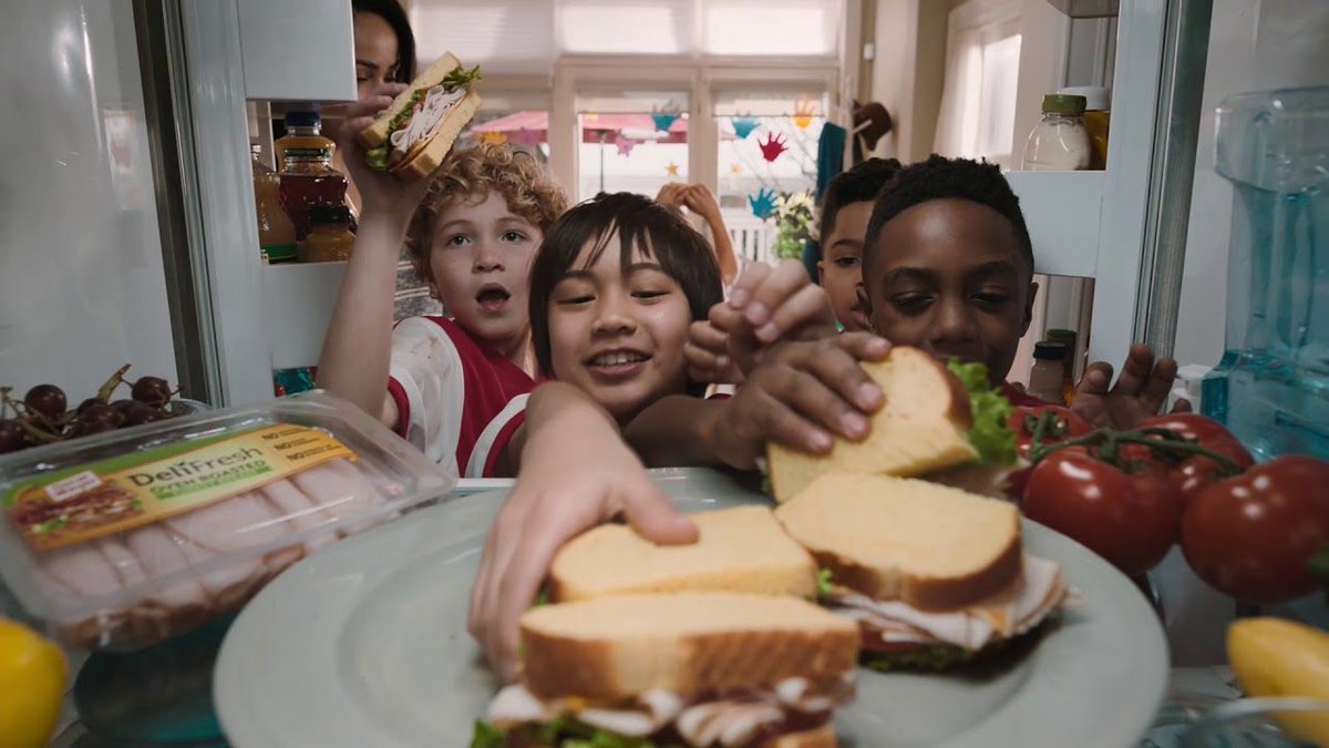 Check out Big Mouth's Hayden Roenna, Ben Bergthold, Ella Radojkovic, and Jovanka in this <a href="/oscarmayer/">Oscar Mayer</a> commercial! 

#bigmouthbigdeal #bigmouthkids #jovankaconquers #waytogohayden #bookingben #radradojkovic

buff.ly/2H2jhOB