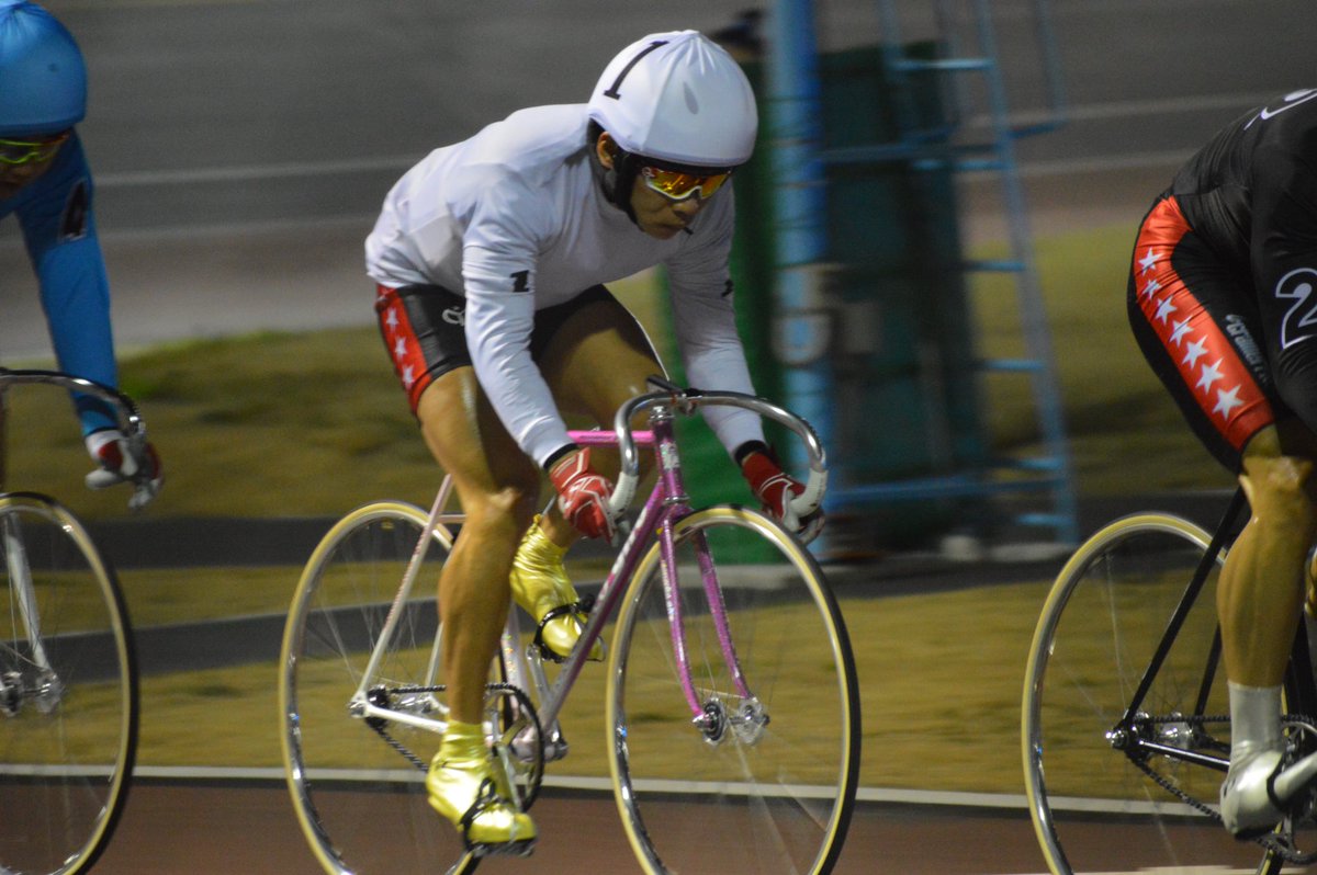 ট ইট র Kirara ここたま 佐世保競輪ナイター3日目 12r 決勝 大塚健一郎 せんしゅ 大分 佐世保競輪 競輪 競輪選手 Kiraraしゃしん 2 23