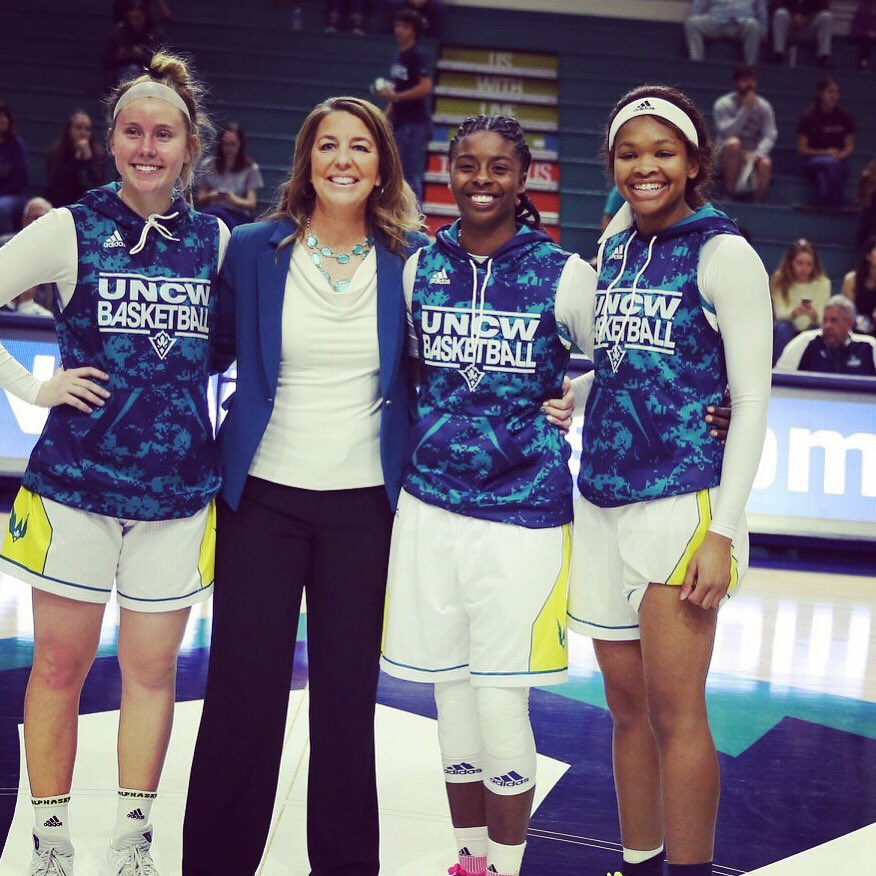 KBarefoot10's tweet photo. Can’t say enough about our @UNCWwomenshoops seniors !
❤️#TealPride https://t.co/nCtuBksPaC