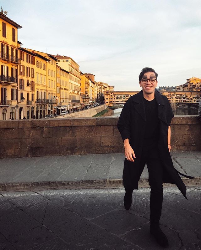 raul_al's tweet photo. - Dear Firenze, you are always amazing, thank you @ferragamo @lungarnocollection for the great stay. Now already in Paris ready to see the last part of the fashion season - pic by @educove2 #raulal #florence #italy https://t.co/7s4EwcmBi6 https://t.co/kpwMhQVXOo
