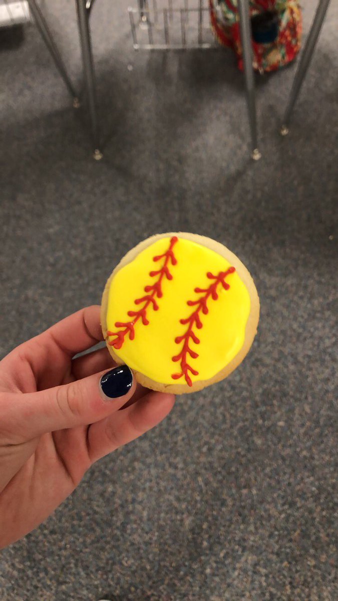TAMurray14's tweet photo. HUGE thank you to @BruceBuethe @AmandaBuethe and Tessa for the cookies! 

Side note: Just finished our first practice EVER for the NCHS Lady Eagles 🦅🥎 Can’t wait to see what’s in store for this season! #hardworkpaysoff #dreamsintoreality https://t.co/heAW1heJj0