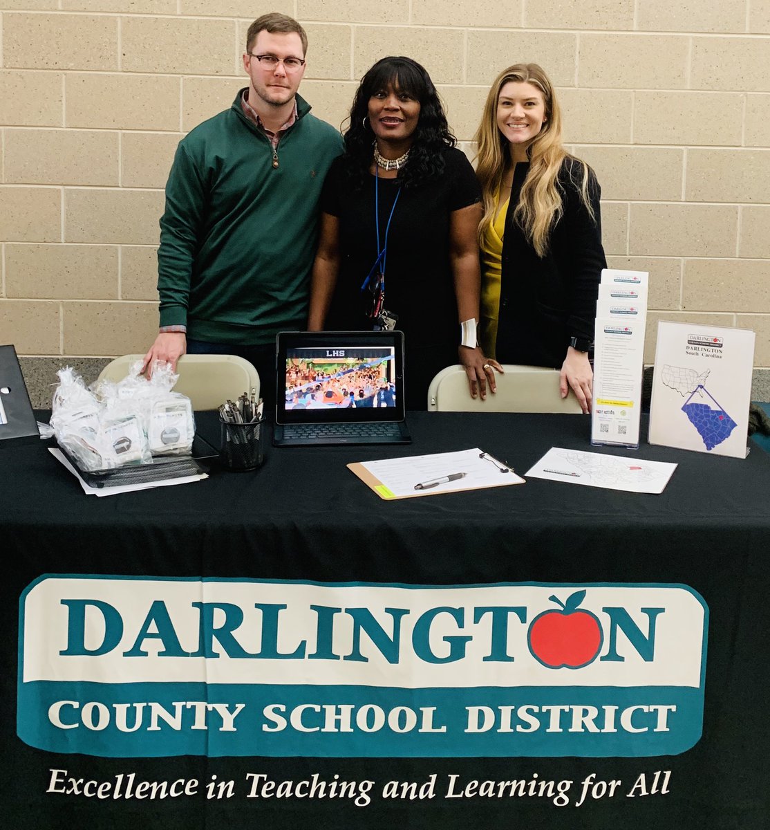 MattFerguson_SC's tweet image. The recruitment trail continues. Meeting future teachers at Coastal Carolina University. #teachDCSD