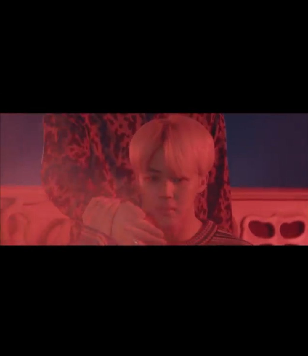 __Samira7__'s tweet photo. We saw two #JIMIN during #SAVE_ME_EP8:

Blue                             Red
Persona                      Shadow 
💙💧❄🔵                ❤🔥💋🔴 https://t.co/vSOtzumoLw