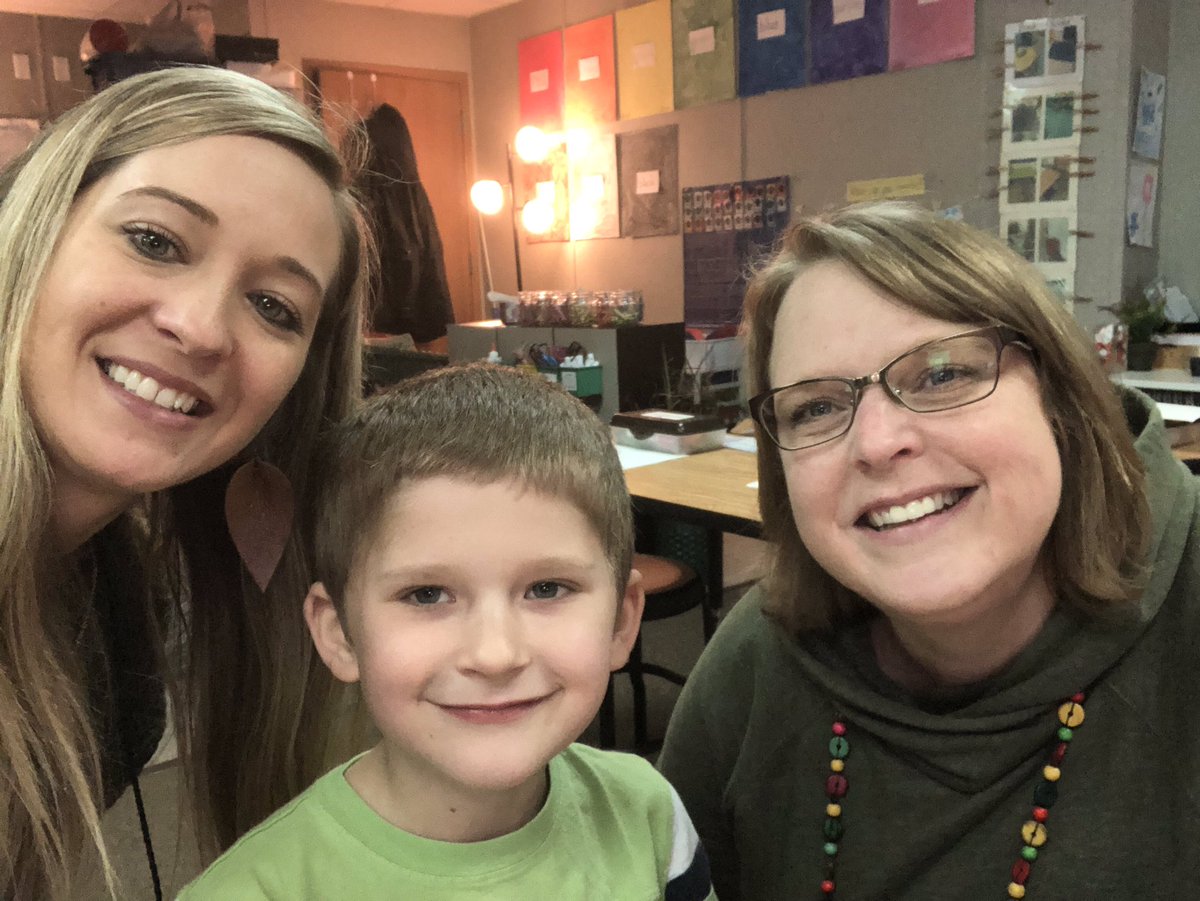 mrs_beinecke's tweet image. “Mrs. Beinecke, I am ALWAYS going to save my pennies for Lunch Bunch. It’s my favorite.”
#minetoobuddy #LunchBunch #lovefirstteachsecond