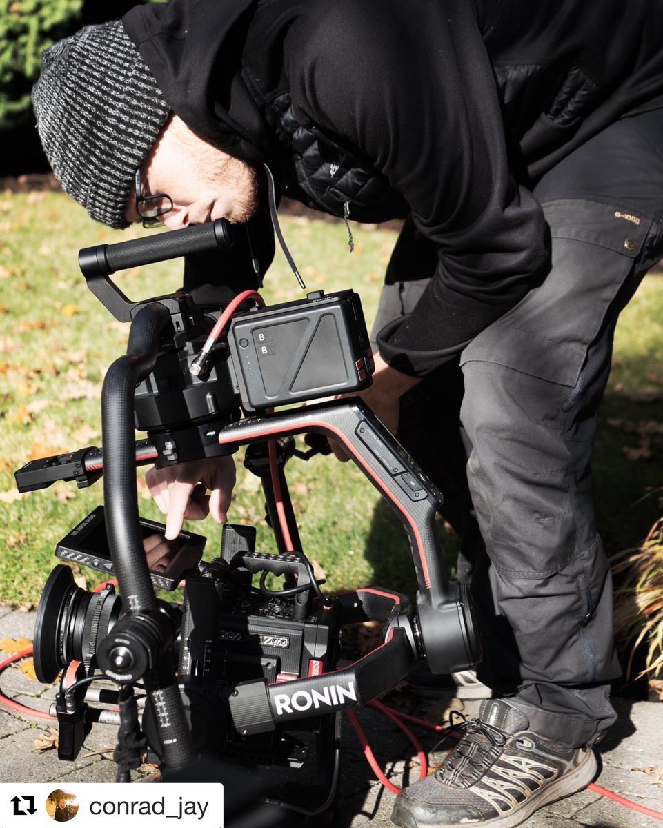 Evolving Design with a Simplistic Touch.
. .
#Repost Conrad Jay with <a href="/get_repost/">Repost</a>
. .
Sunny days ☀️ 
-
-
#filmlife #filmmakingr #setlife #cinematography #filming #videographer #cameragea #lenscontrol #cinematic 
#pdmovie
Pre-order your REMOTE AIR 4 here :  aliexpress.com/store/product/…