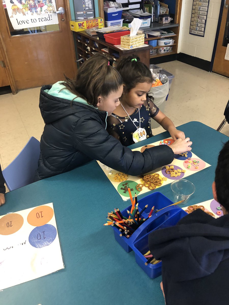 connorclass's tweet photo. 💯 day fun with our first grade pals! @MrsMentnech @RutherfordWay #MonticelloRocks https://t.co/rB2Fkf6MYr