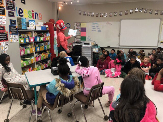 BramlettBears's tweet photo. Read Across America Week with some amazing community guest readers!  #HereWeGrow 📚@WZZQ https://t.co/Yo3ivw3EAA