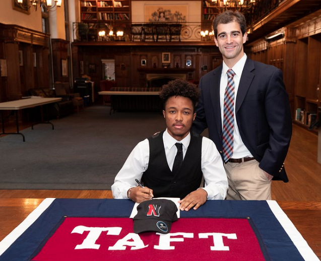 TaftBVSoccer's tweet photo. Congratulations to Kharym Florvil '19 on signing his National Letter of Intent for Northeastern University! Joined by Zayn Daniels '19 (Lafayette), @umeh_jr '19 (Bucknell), &amp; Taj Salawu '19 (Holy Cross) #GoBigRed  @prepsoccerhype https://t.co/M95InYL0jP