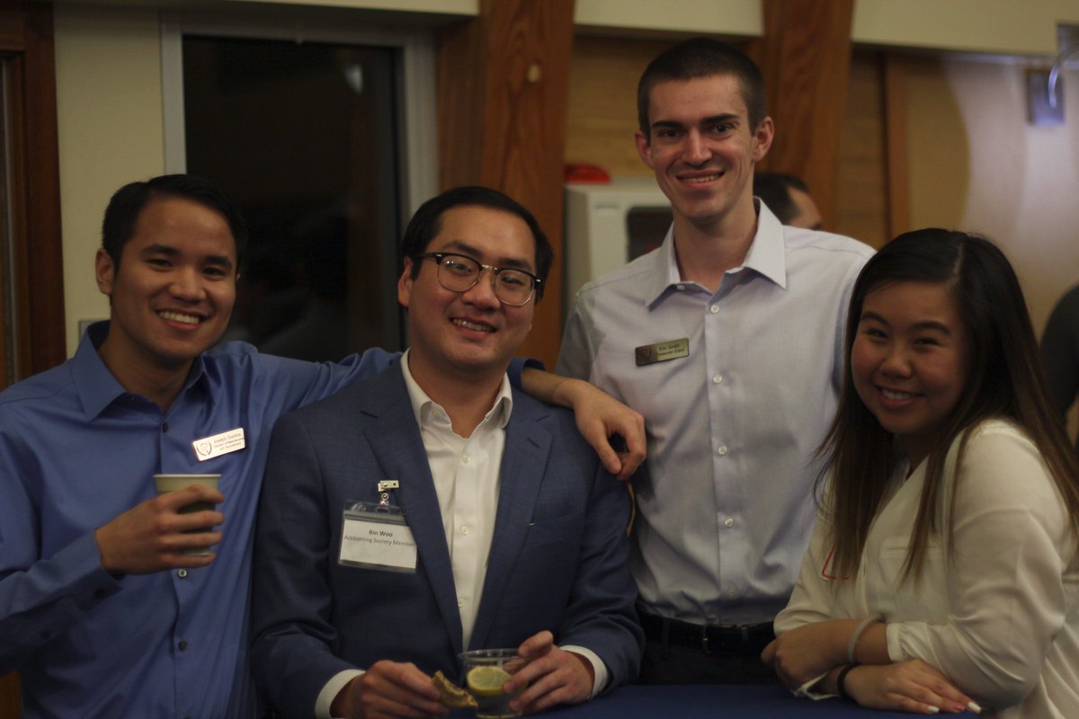 The Spring Social was a success! 🙌 Students had the opportunity to network with local accounting professionals and connect with  accounting alumni. 👔😎 facebook.com/media/set/?set… #csusmcoba #accountingsociety #csusm #csusmalumni #LIFOtheparty