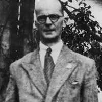 amhaunted's tweet photo. Tonight 9-11pE! Examining #JohnChristie and the 10 Rillington Place murders with #DrClarissaCole on #AfterHoursAMTheCriminalCode - Classic mid-century British strangler case https://t.co/LlwdLHnvf5 @Author_Clarissa https://t.co/7kuCtVMnCF