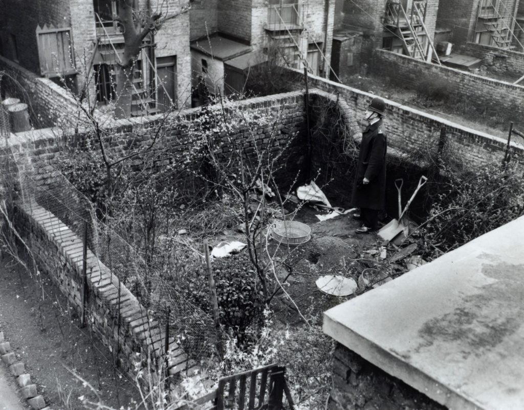 amhaunted's tweet photo. Tonight 9-11pE! Examining #JohnChristie and the 10 Rillington Place murders with #DrClarissaCole on #AfterHoursAMTheCriminalCode - Classic mid-century British strangler case https://t.co/LlwdLHnvf5 @Author_Clarissa https://t.co/7kuCtVMnCF