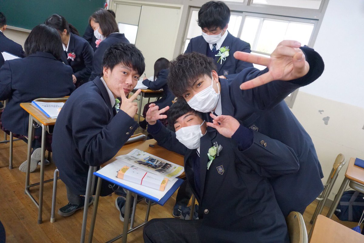 09__kn__fk's tweet photo. 卒業式
3年間お世話になりました。
3Aのみんな、後半グレて申し訳ございませんでした。
社会人になったらグレずに頑張ります。 https://t.co/fpighwp4Kp