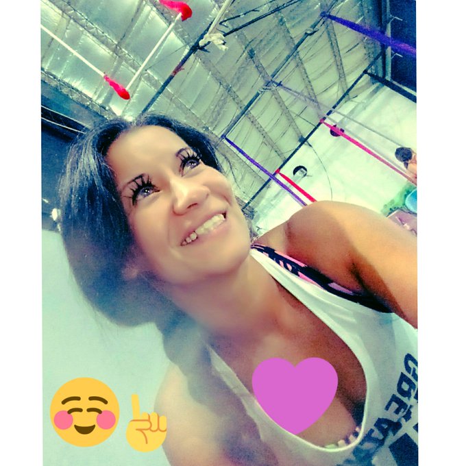 Me haces muy feliz😍 https://t.co/DA8VfyBCEV<a href="/tag/trx"class="tags"><span>#trx</span></a><a href="/tag/forza"class="tags"><span>#forza</span></a><a href="/tag/taller"class="tags"><span>#taller</span></a><a href="/tag/mejorando"class="tags"><span>#mejorando</span></a><a href="/tag/amoentrenar"class="tags"><span>#amoentrenar</span></a>