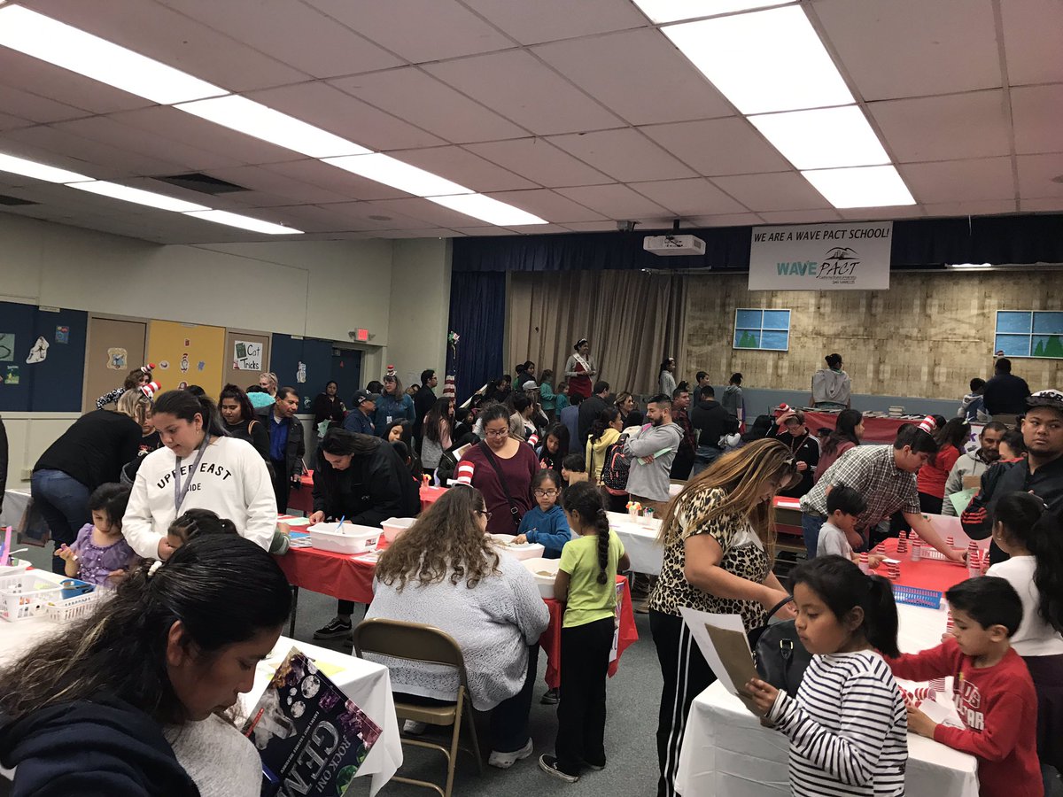 MsWolff85's tweet photo. Packed house for Literacy Night! @BobierBroncos https://t.co/xPOxkZaVi0