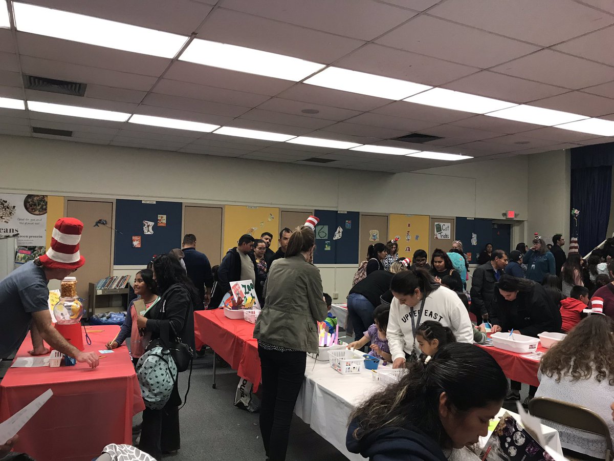 MsWolff85's tweet photo. Packed house for Literacy Night! @BobierBroncos https://t.co/xPOxkZaVi0