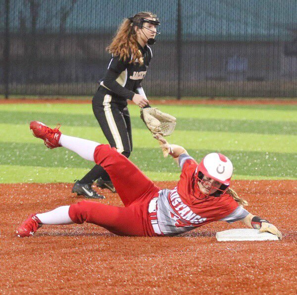 TLHS_Softball's tweet photo. A few pics from our season so far!#GoJackets https://t.co/u59XHpqNnb