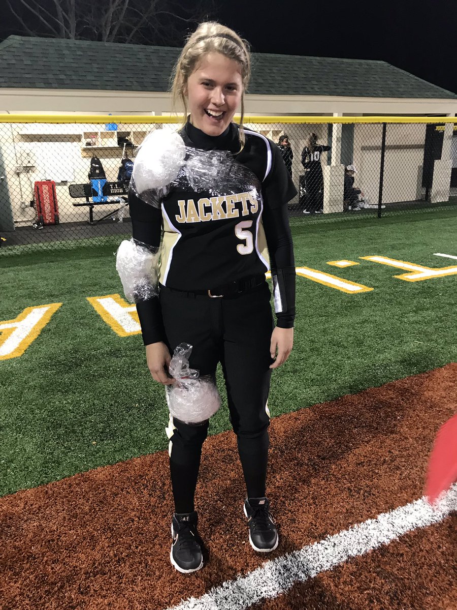 TLHS_Softball's tweet photo. A few pics from our season so far!#GoJackets https://t.co/u59XHpqNnb