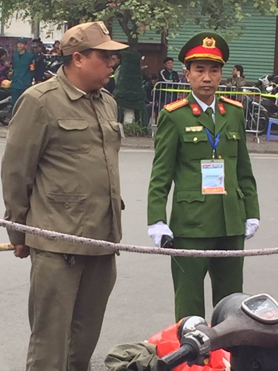 globallycompet1's tweet photo. A little humor directly from Hanoi! Summit traffic jam! ...If patience is a virtue, then these “summit” navigation skills must qualify as a global competency!?! 😁 @dr_beate https://t.co/dPCkf73zWx