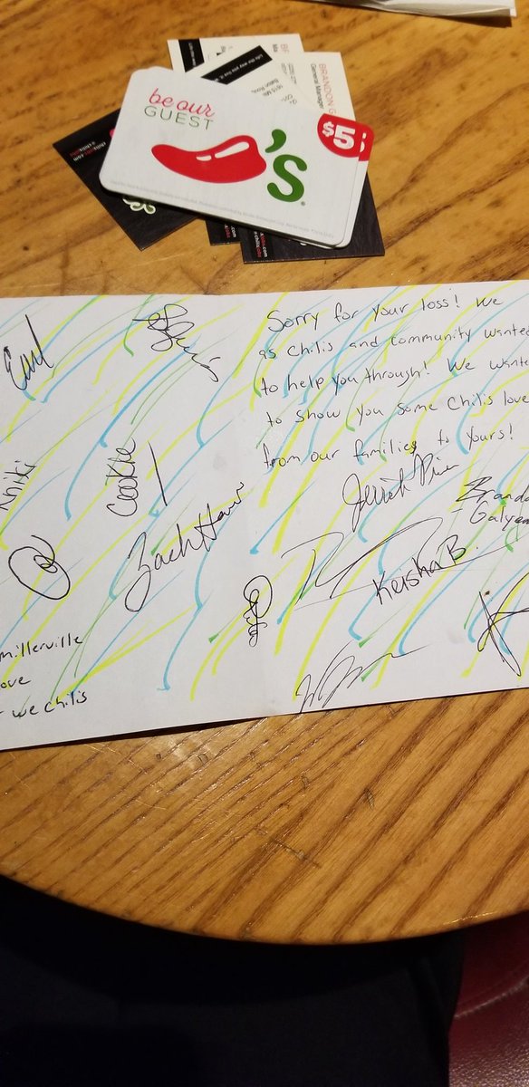 bg121914's tweet photo. Spreading #chilislove for fallen officer. #GBE #millerville @ScottCuccia @BrianAdkins1 @cline_cayla @brandi61902 @Chilis https://t.co/UBM9wTGqbf