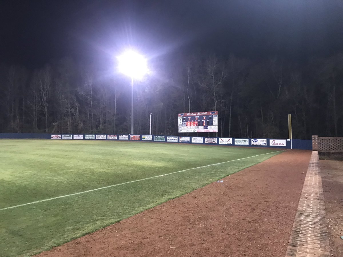 Cedwards_07's tweet photo. Exciting season opener, East takes the win in extra innings! https://t.co/lmLWS60O9E