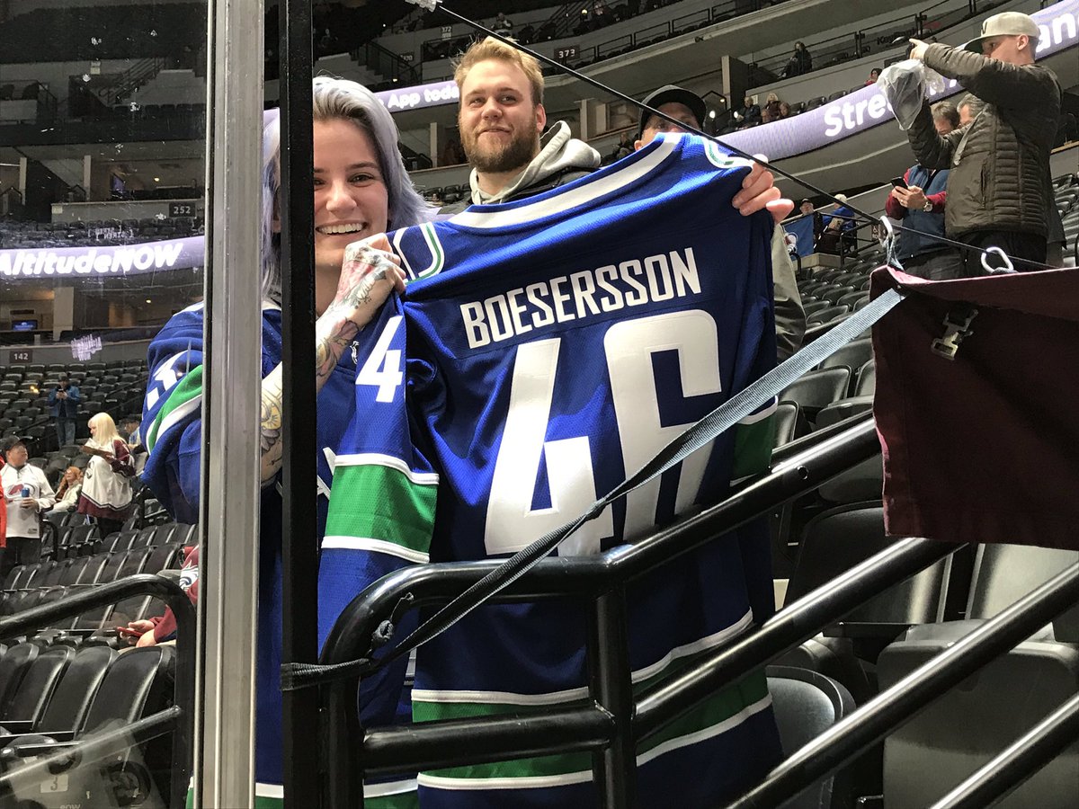 Canucks's tweet photo. Boeser + Pettersson = 😍 https://t.co/uUlnRSVVbQ