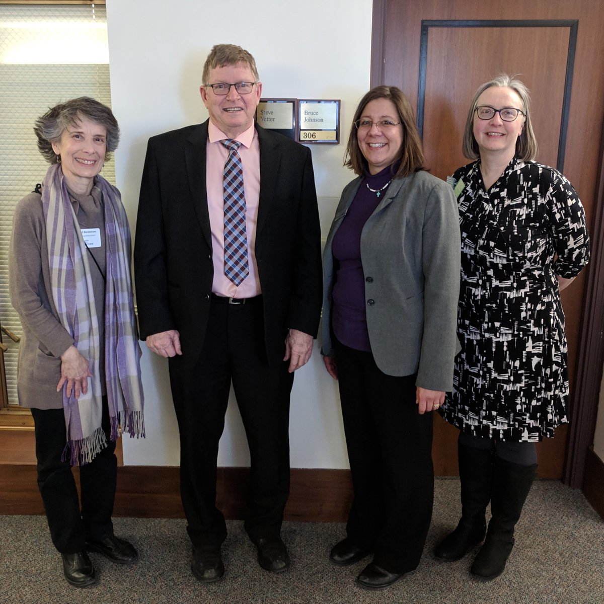 kp_librarian's tweet image. Thanks, Rep. Paul Anderson for visiting with Viking Library System and @GRiverLibrary about the value of libraries and @EbooksMN. #MNLibLeg19 #mnlibrariestransform #minnesotaloveslibraries #mnleg
