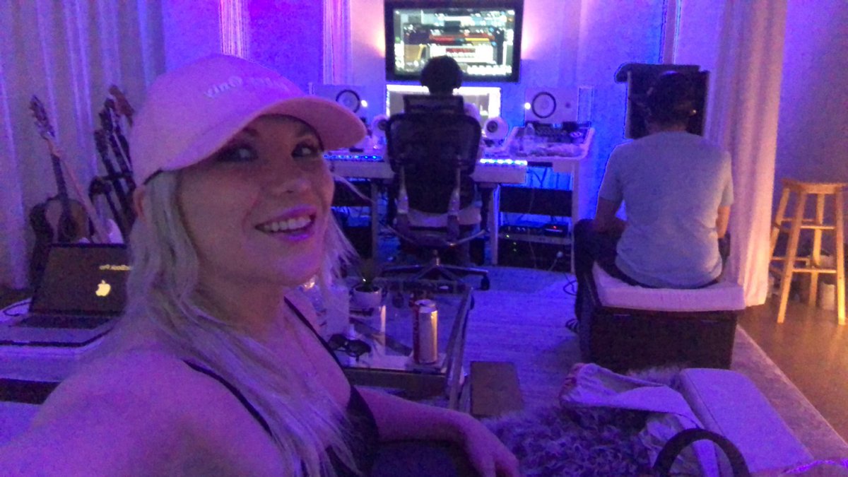 iamjasminecrowe's tweet photo. Writing here today with Chris and Her0ism ๐ถ๐๐ฅ #studiovibes #songwriting #studiosession #musicislife #WednesdayMixDown https://t.co/vPzINTJxSA