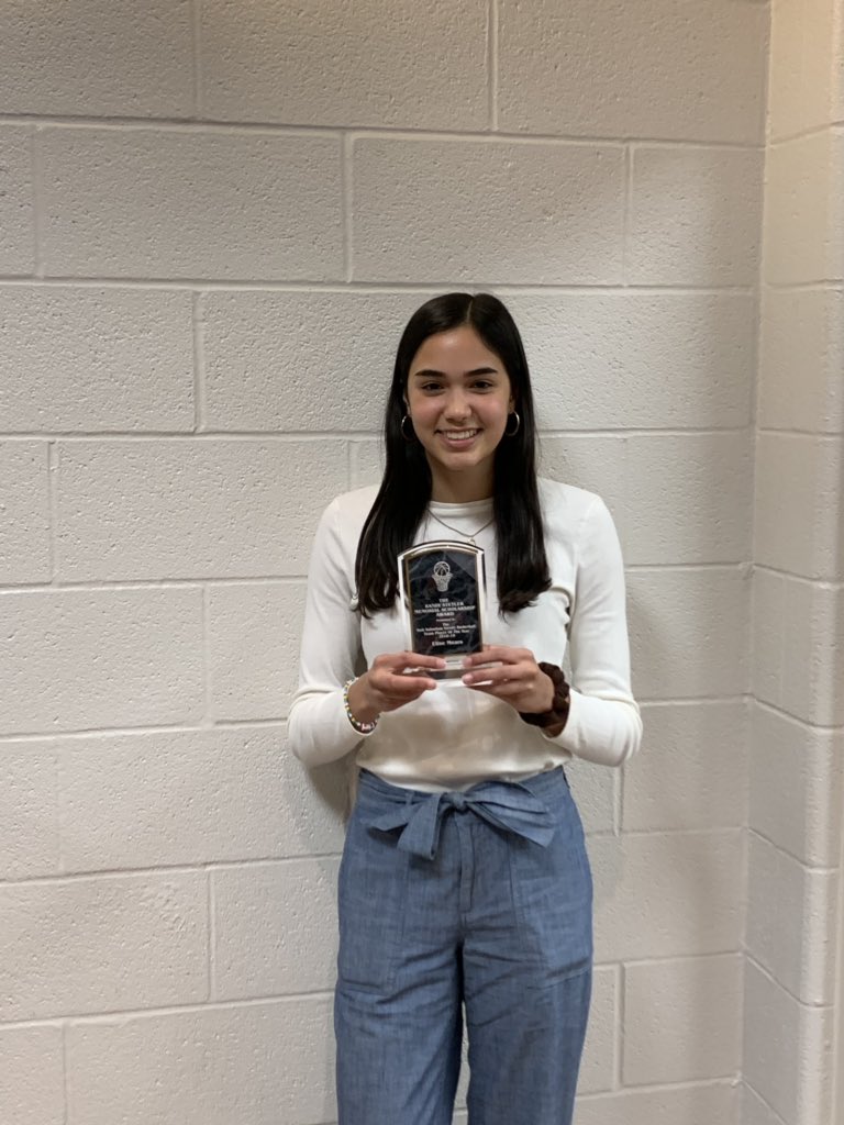 YSGBasketball's tweet photo. Congrats to Senior Elise Mears, the 2019 Randy Stetler Memorial Scholarship recipient! 🏀 Thank you to the Stetler Family! https://t.co/n7evUmaryS