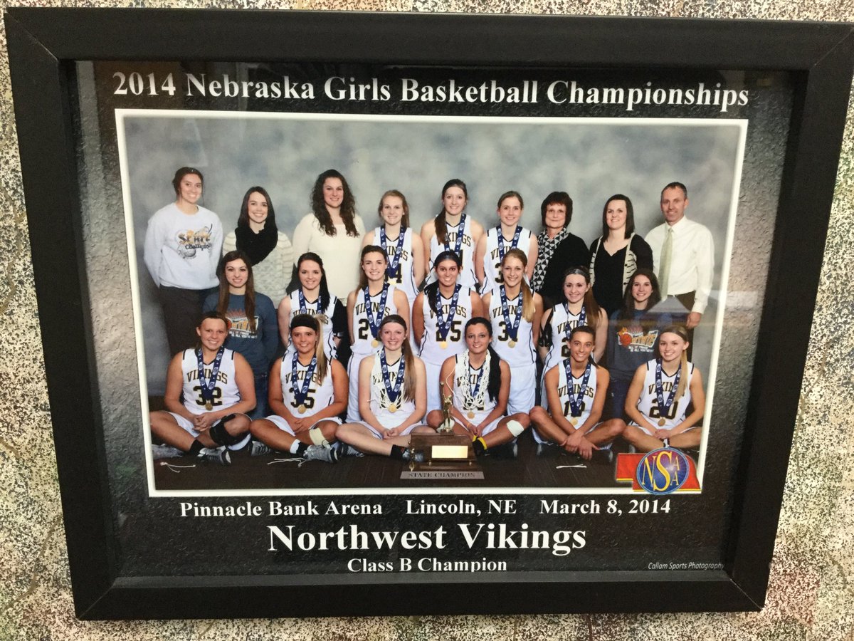 begreatertoday's tweet photo. Can’t help but think of all these great people on the night before the big dance starts! They were all awesome TEAMMATES! Good luck to this years ⁦@GINW_GBB⁩ team! So many great memories! 👍🏻🏀👍🏻 https://t.co/8kf0ril8z9