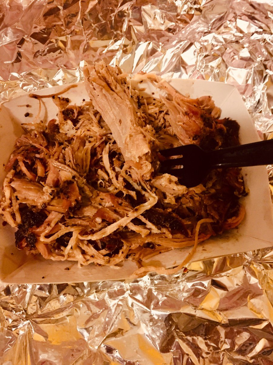 TheFoodie8's tweet photo. Tonight I dined @pgh_walters I started off with the #CollardGreenSalad it had a tasty #PeanutDressing on it I then had the #PulledPork as my main entree it was full of great flavor &amp; was super #Tender 👍👍👍 https://t.co/rv4tQ6wzz0