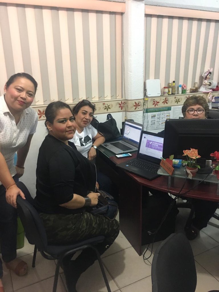 ONMPRICAM's tweet photo. Las alumnas de la #2AGeneracion del #ENMPRICarmen con su #CoordinadoraMunicipal, #LourdesPoot se encuentran trabajando arduamente como parte de las actividades de la #EscuelaMujeresPRI.
#SomosPRI
#LaCausaNosUne https://t.co/CgAOkdmHgC