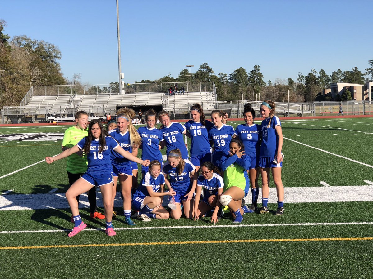 numboiufjk's tweet photo. Official Score: WB 3-0 CE King. Goals Rayleigh⚽️, Megan ⚽️, Abby⚽️🎉🎉🔴🔵🔴 Shoutout to Kk Gilbert with an unofficial goal with 13 seconds to go... in front of a hostile crowd🤬
Defense was unbelievable 👊🏻 https://t.co/Meyq4q1it0