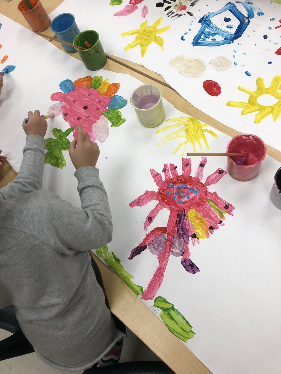 MrsDasios's tweet photo. Colourful mural painting on a blustery winter day. ❄️💐 https://t.co/3PjgChtxwk