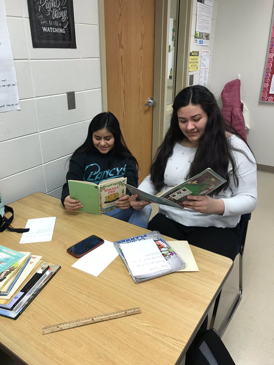 MsSchealler's tweet photo. I love seeing students truly enjoying their reading. They were excited to pick up a new book! A BOOK! 😁 #teacherwin Stay tuned tomorrow for thank you notes to our wonderful donors for investing in these inquiring minds. 💙 https://t.co/pmRLc0U8Ju