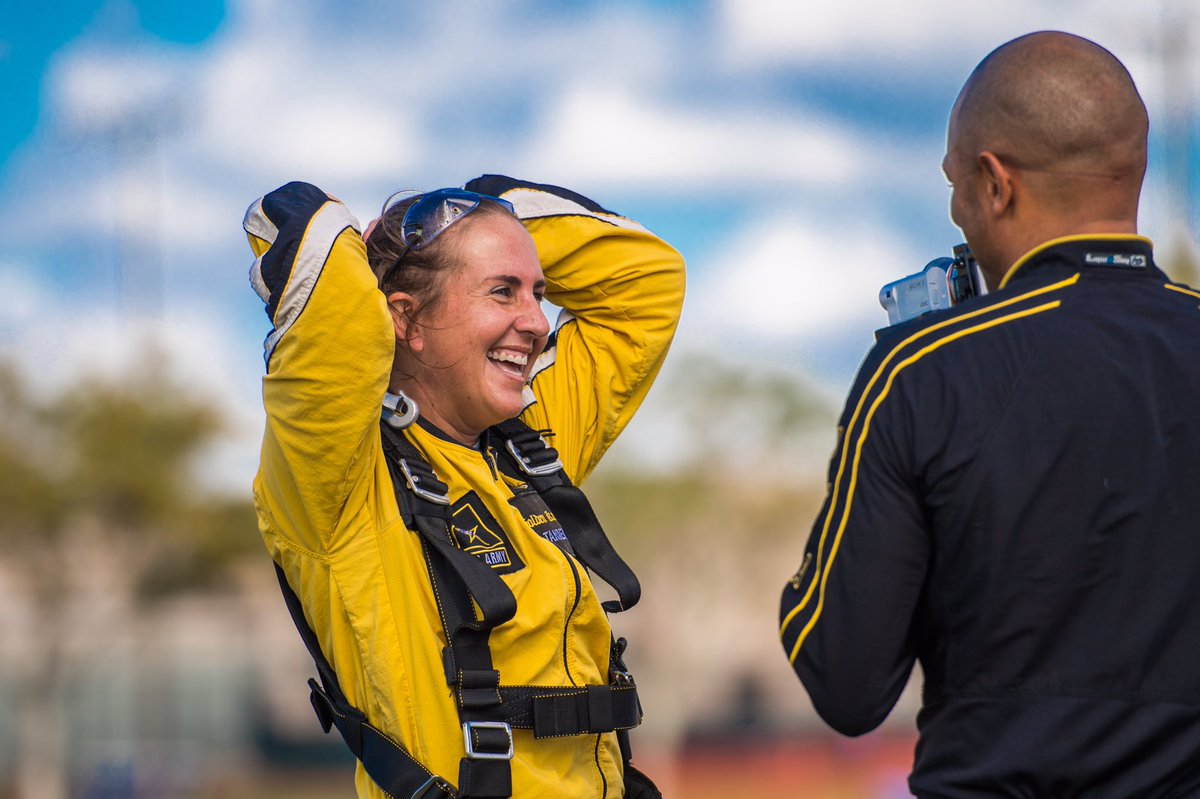 ArmyGK's tweet photo. Train, train, train! But have fun doing it!  
•
#WarriorsWanted #armygoldenknights #parachute #skydiving #homesteadarb
•
@USArmy @USAPTCommander @usarec 
•
US Army photos by SGT Brian Collett https://t.co/grFToMVlnT
