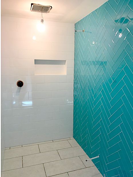 TileDaily's tweet photo. This bathroom is going to look great. Love this pic from a client who's bathroom reno is underway. https://t.co/o0DAhl8HYd #subway #glass #tile #turquoise #blue #bathroom #wall #backsplash #homedecor #interiordesign #interiordesignideas #renovation #home # https://t.co/DtUTUVM2Mj